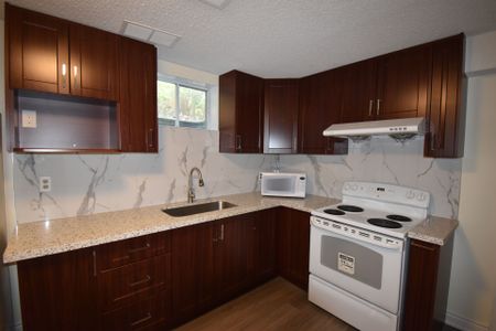 For Lease - 1 SHAFTSBURY Avenue Unit# BASEMENT APT 2 BDRM, Richmond Hill, Ontario - Photo 3