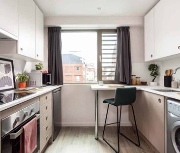 Large Standard Double Ensuite - Photo 3