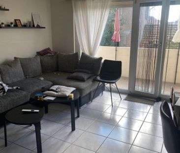 Appartement avec balcon proche de toutes commodités - Photo 1