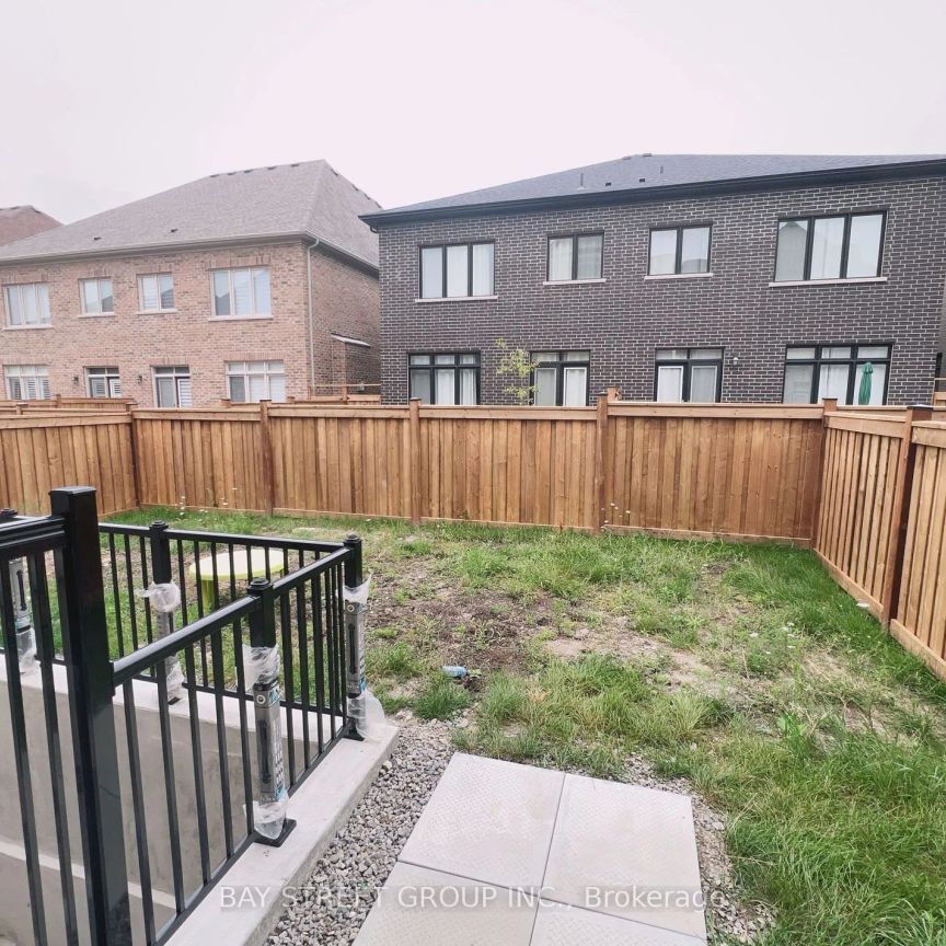 Detached Home For Lease | N9246341 - Photo 1