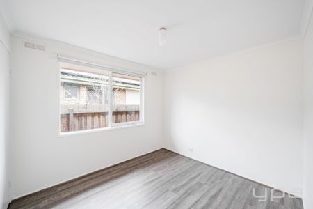 5 SOMERSET CLOSE, WERRIBEE - Photo 2