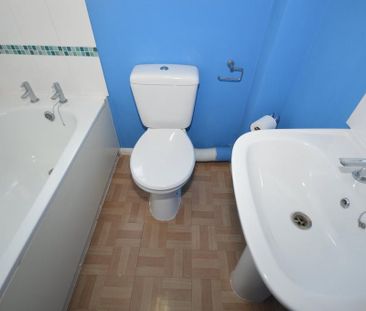 2 bedroom end of terrace house to rent - Photo 4