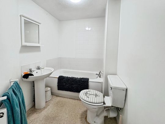 South Avenue, Southend-On-Sea - Photo 1