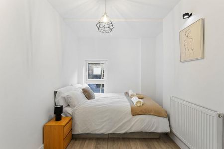 3 bedroom flat to rent - Photo 5