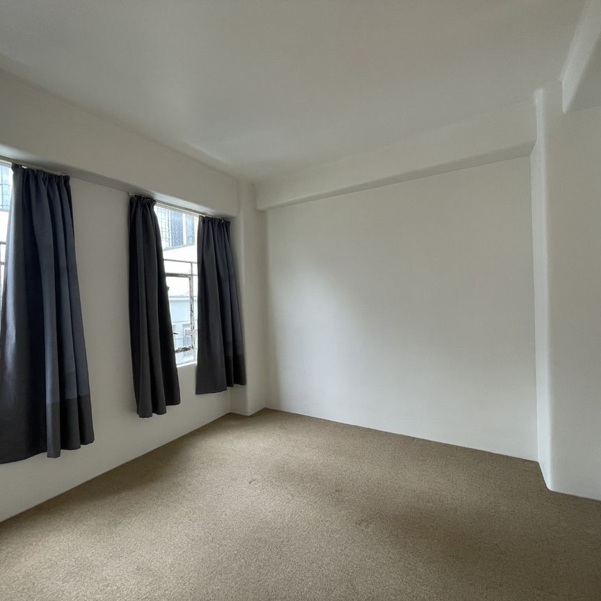 Renovated Character Apartment - Photo 1