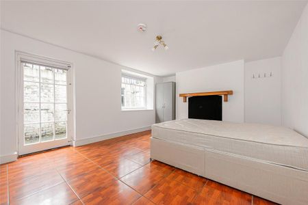 5 bedroom semi-detached house to rent - Photo 3