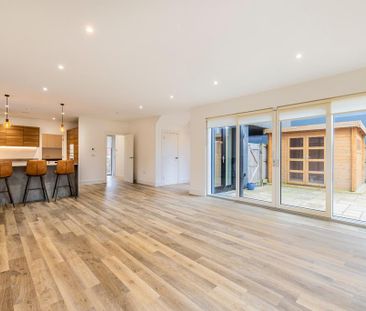 4 bedroom detached house to rent - Photo 3