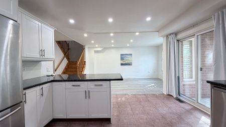 For Lease - 76 Sawmill Valley Drive, Newmarket, Ontario - Photo 2