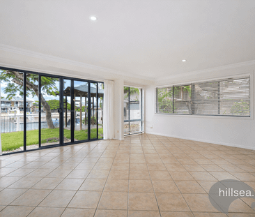 WATERFRONT ENTERTAINER WITH PRIVATE PONTOON - Photo 2