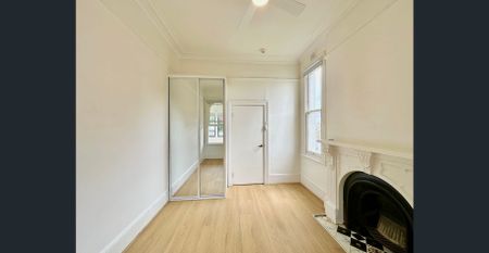 Ground Floor Two Bedroom Unit With Winter Garden - Photo 2