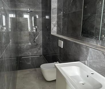 Moderne Maisonettewohnung mit Balkon - stilvolles Wohnen auf zwei E... - Photo 2