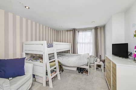 2 bedroom maisonette to rent - Photo 2