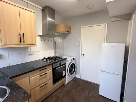 2 bedroom flat to rent - Photo 5