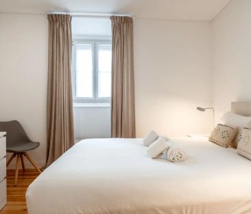 3-bedroom apartment for rent in Lisbon, bills included - Photo 1
