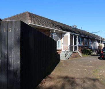 Very tidy two bedroom unit - Photo 3