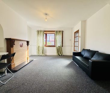 Kings Avenue, Rushden, Higham Ferrers - Photo 1