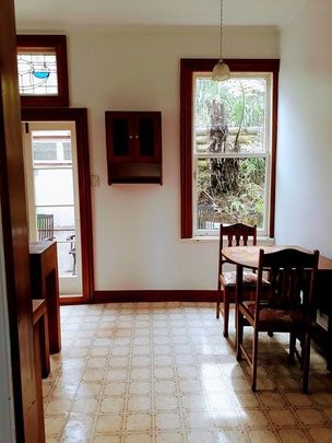 Charming 2-Bed Home in Aro Valley - Photo 1