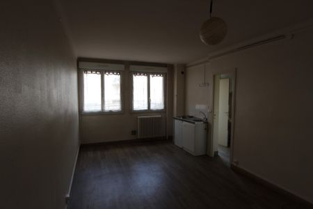 Location Appartement 1 pièce 22m² NANTES 44000 - Photo 2