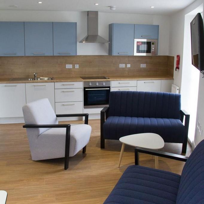 5 bedroom private hall to rent - Photo 1