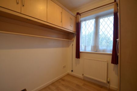 3 bedroom Property to rent - Photo 4
