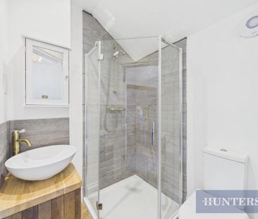 3 bedroom end of terrace house to rent - Photo 4