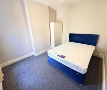 4 bedroom terraced house to rent - Photo 4