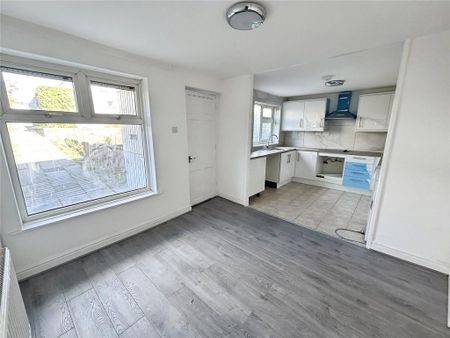 4 bedroom terraced house to rent - Photo 5