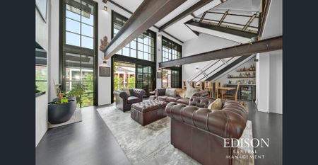 SIMPLY UNIQUE – LUXURY LIVING IN THE MALTINGS COMPLEX - Photo 3