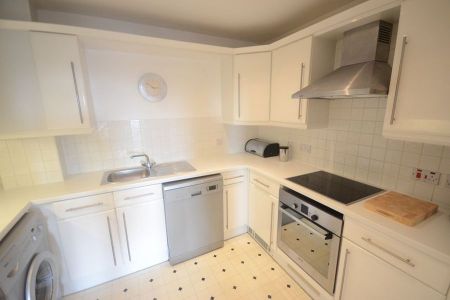 2 bedroom apartment to rent - Photo 5