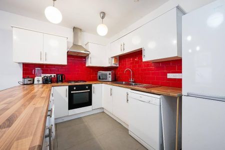 Room in a Shared House, Langworthy Road, M6 - Photo 5