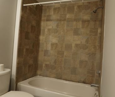 For Lease - 24 Flower Street, St. Catharines, Ontario - Photo 1