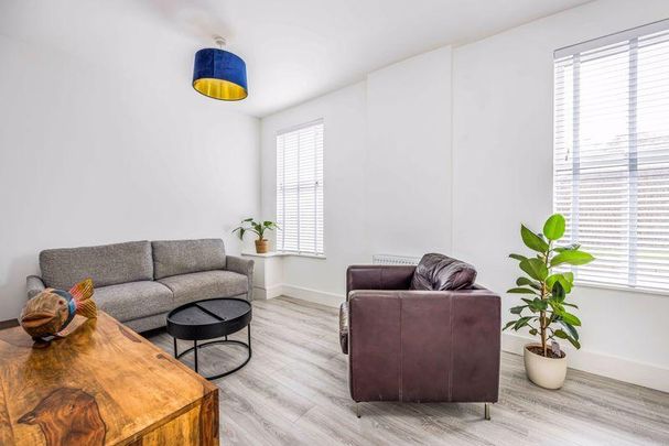 3 bedroom end of terrace house to rent - Photo 1