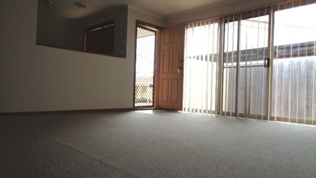 Modern Two Bedroom Townhouse in Jerrabomberra - Photo 1