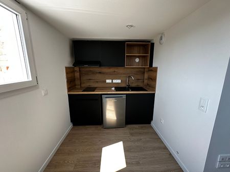 Location Appartement 2 pièces 47m² - Photo 2