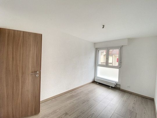 Superbe appartement de 4.5 pièces 2ème étage au coeur de Domdidier - Foto 1