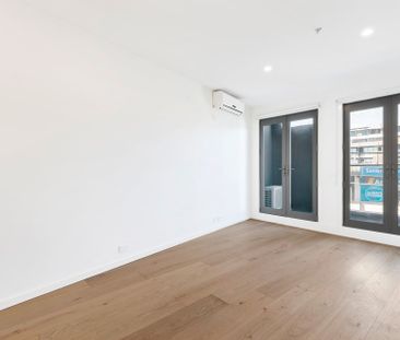 Perfectly Located One Bedroom Apartment - Photo 3