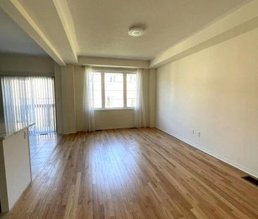 For Lease - 82 Ness Drive, Richmond Hill, Ontario - Photo 2