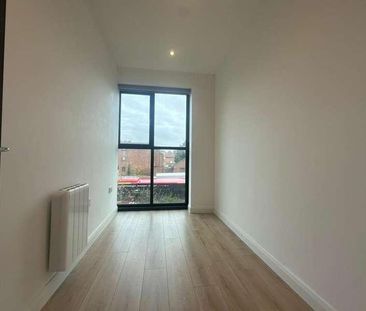 Slough, Berkshire, SL1 - Photo 5
