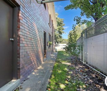 SECOND STOREY UNIT LOCATED IN CENTRAL ALBURY - Photo 5