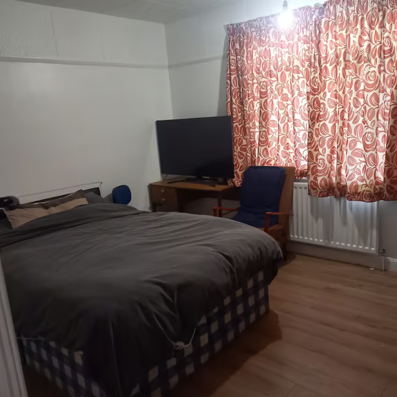 1 bedroom in a house share to rent - Photo 1