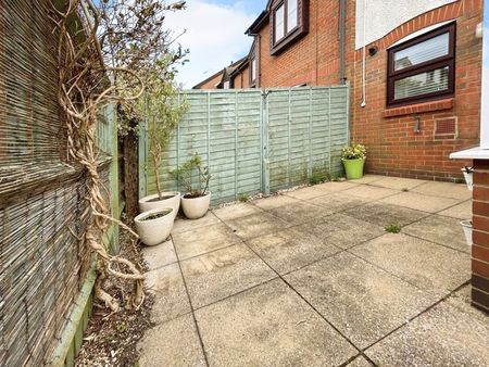Colborne Close, Poole - Photo 4