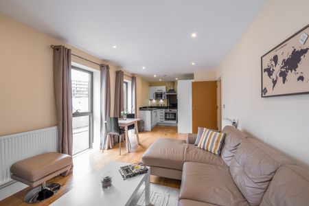 2 Bed Flat, Mercury House, E16 - Photo 2