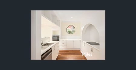 CHARMING FIVE BEDROOM HOME IN PRIME LOCATION - Photo 4