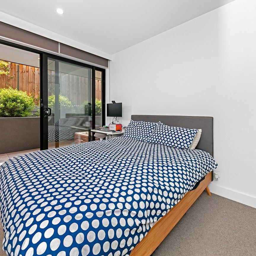 A MODERN, CONTEMPORARY AND GROUND FLOOR SANTUARY - Photo 1