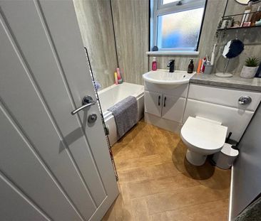 3 bedroom end of terrace house to rent - Photo 6