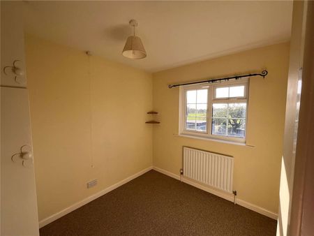 2 Jubilee Cottages is a three bedroom semi-detached cottage, nestled in the North Wessex Downs National Landscape. This delightful home provides modern comforts in a peaceful, rural environ - Photo 2