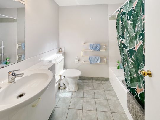 Lovely 2-bedroom home on the city end of Mt cook with garage. - Photo 1