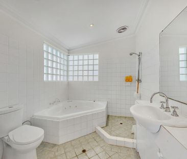 Modern Living in the Heart of Subiaco � A Peaceful City Escape! - Photo 5