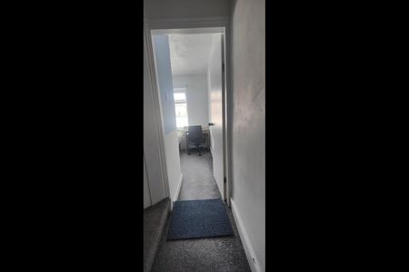 3 Bed Terraced House, Town Road, CH42 - Photo 4