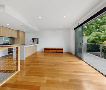 Stylish Townhouse Living in the Heart of Moonee Ponds - Photo 1